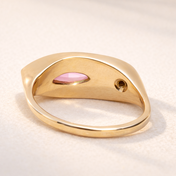 Kitty Cat Ring no. 02 back view in 18k yellow gold with pink sapphire and peridot. A luxury ring from the Kitty Cat Collection by Ruinette, perfect for a handcrafted gift.